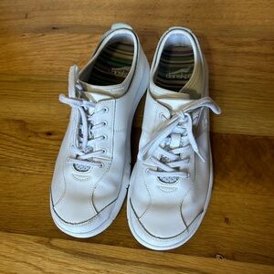 Dansko Elise White Sneaker Shoe Sz 9.5/40 Lace Up Slip Resistant Leather Upper